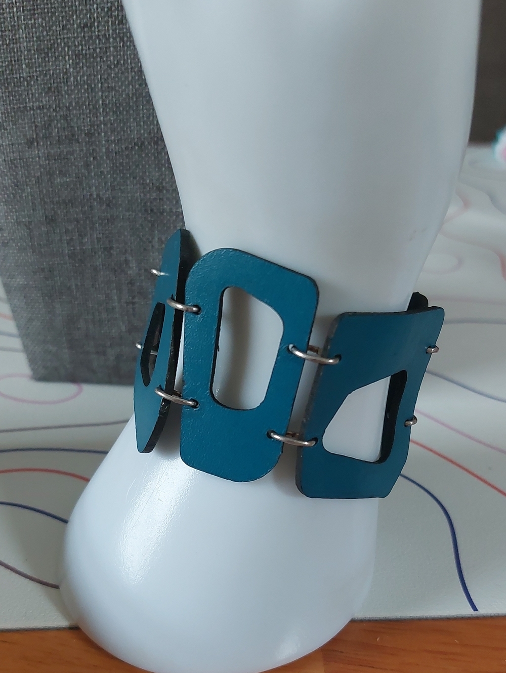 Vintage Cristo Wide Leather Cutout Cuff Bracelet Teal Magnetic Silver Clasp 7"